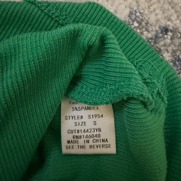 Shipwreck ltd Green Crop Tank Top size Small - Picture 4 of 5